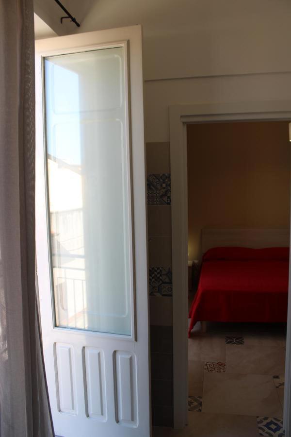 La Stanza Vicino Al Mare , Una Camera Da Letto E Bagno Con Balcone Vista Mare Lejlighed Balestrate Eksteriør billede