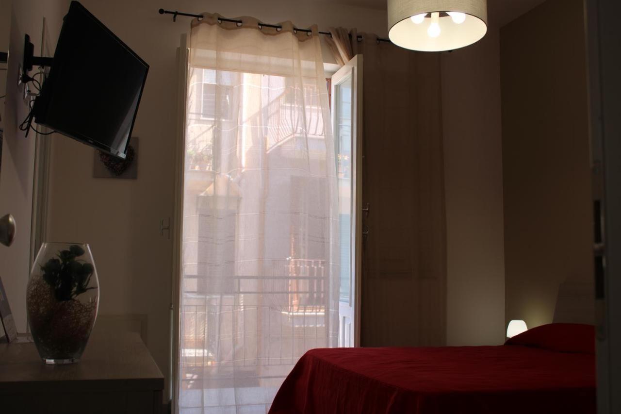 La Stanza Vicino Al Mare , Una Camera Da Letto E Bagno Con Balcone Vista Mare Lejlighed Balestrate Eksteriør billede