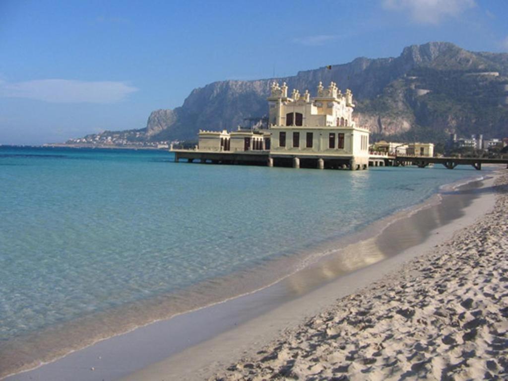 La Stanza Vicino Al Mare , Una Camera Da Letto E Bagno Con Balcone Vista Mare Lejlighed Balestrate Eksteriør billede