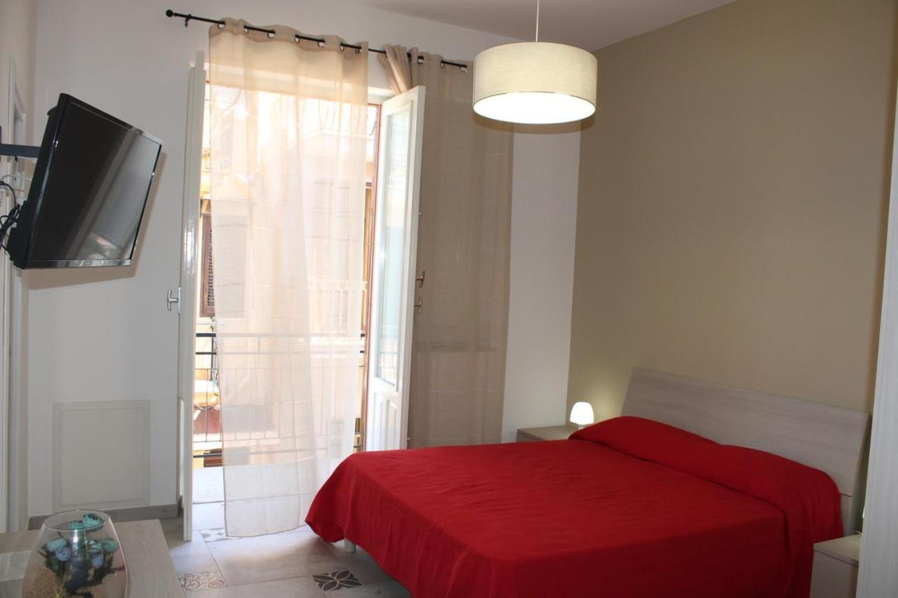 La Stanza Vicino Al Mare , Una Camera Da Letto E Bagno Con Balcone Vista Mare Lejlighed Balestrate Eksteriør billede