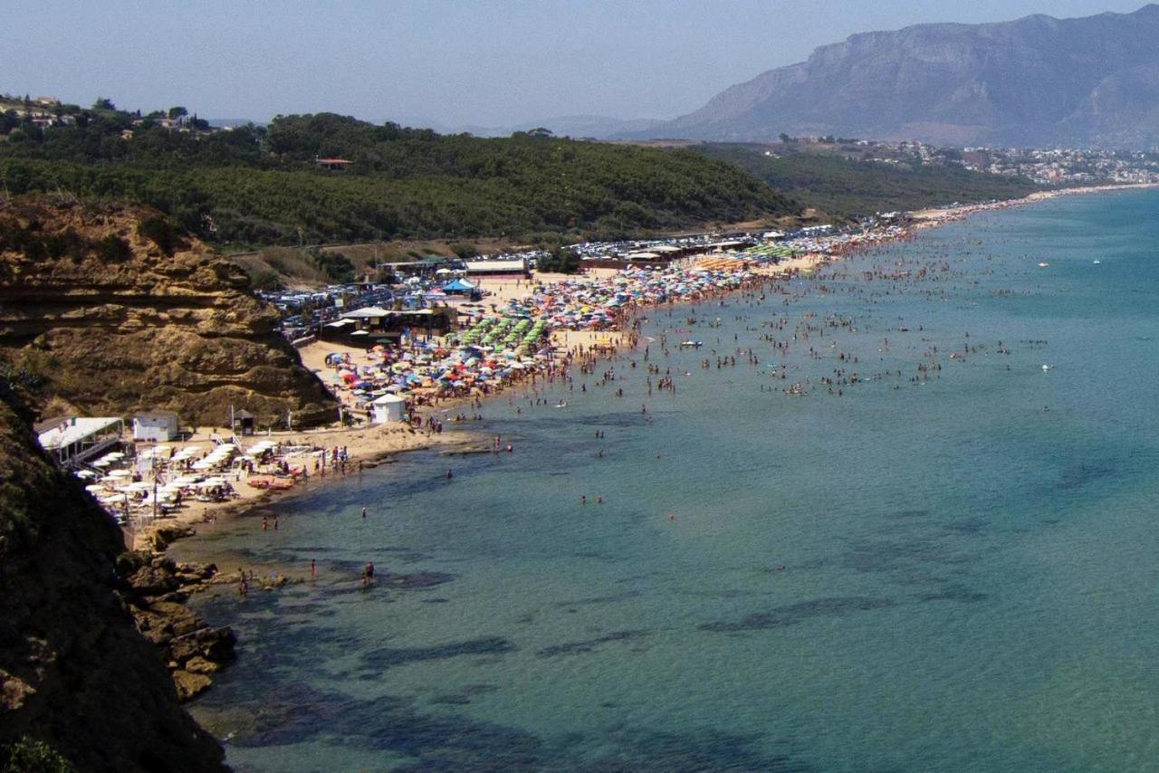 La Stanza Vicino Al Mare , Una Camera Da Letto E Bagno Con Balcone Vista Mare Lejlighed Balestrate Eksteriør billede